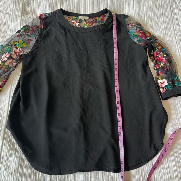 2/$30 Umgee Black and Pink Blouse with Boxy Style and 3/4 Sleeves - Picture 14 of 16